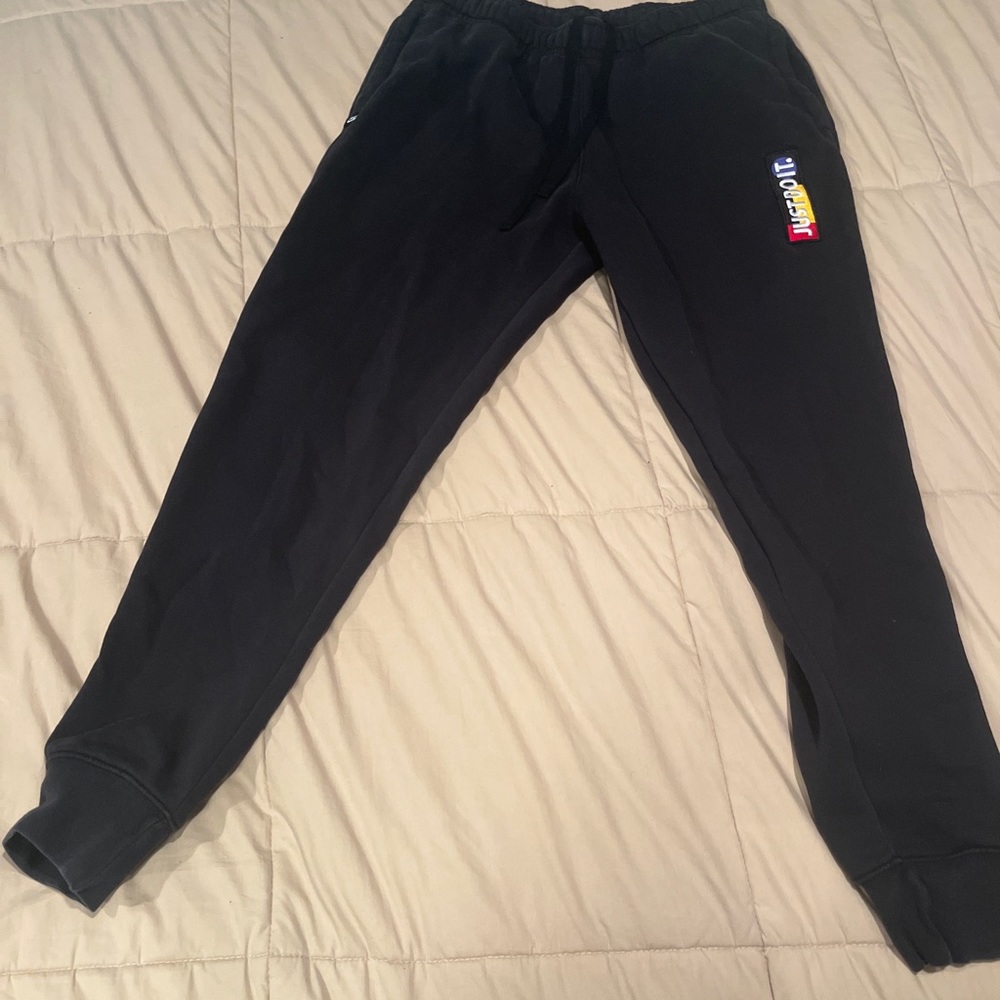 Nike pants size medium